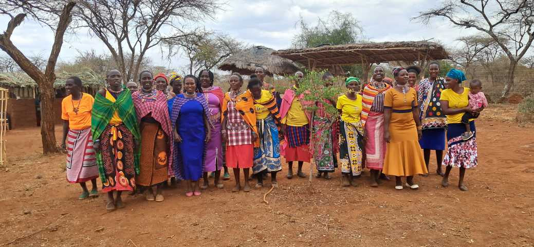 Frauen der Maasai-Gemeinschaft in Loolepo